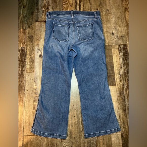 SPANX shape™ EveryWear Kick Flare Jeans in Vintage Indigo Size Large - Picture 7 of 7